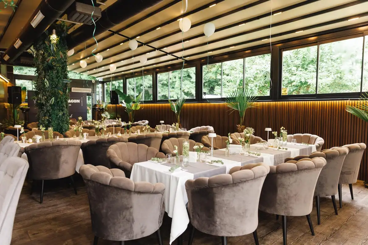 Enclosed terrace at George & Dragon restaurant for private events up to 100 guests